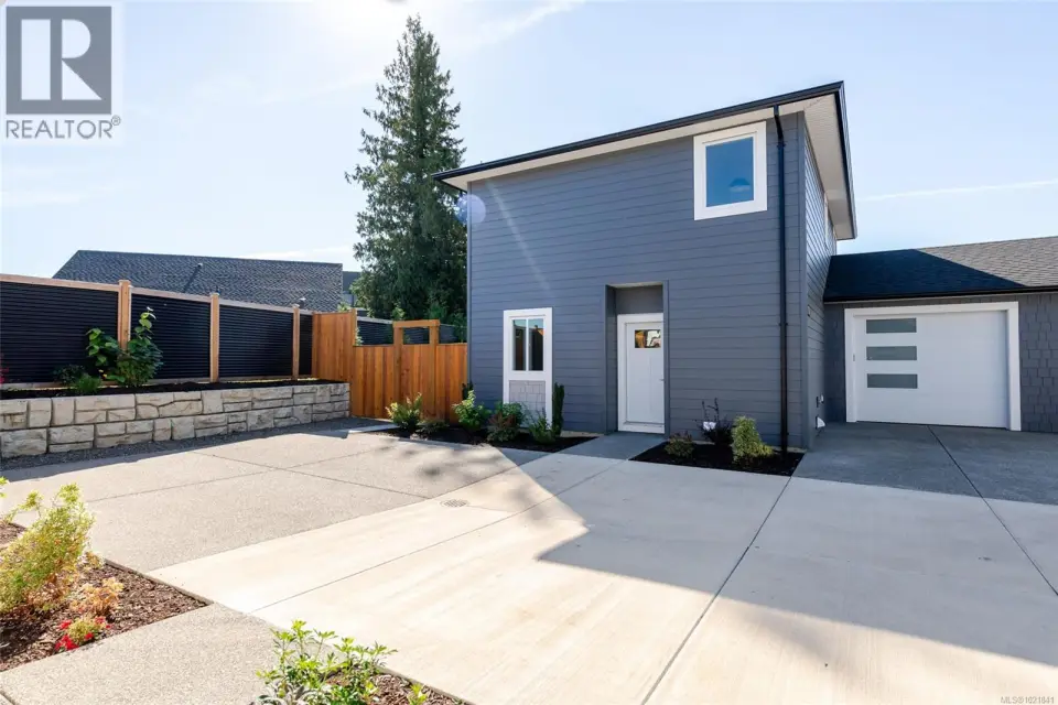 B 2317 McDonald Rd, Comox