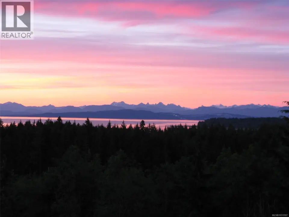 8900 Keith Wagner Way, Denman Island
