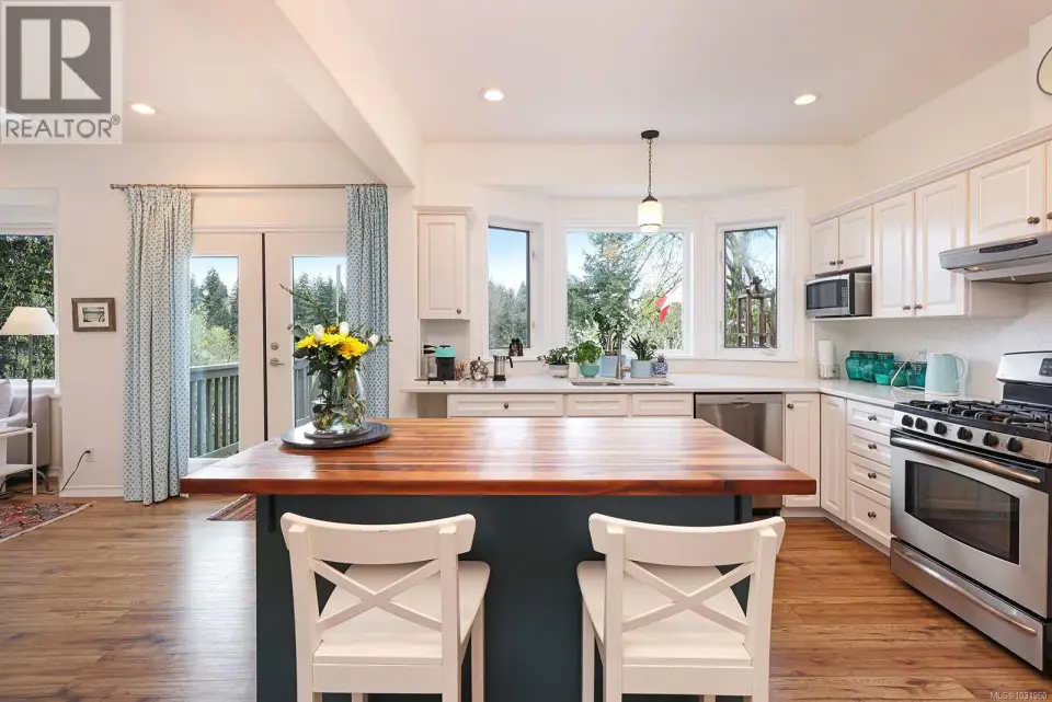 325 Harmston Ave, Courtenay