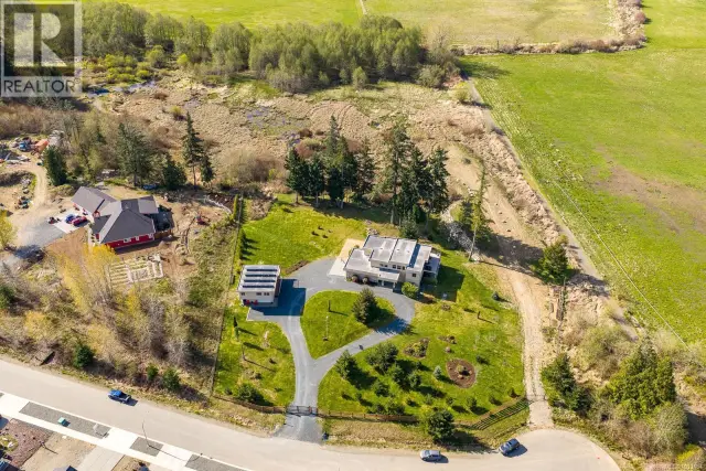 3389 Rhys Rd