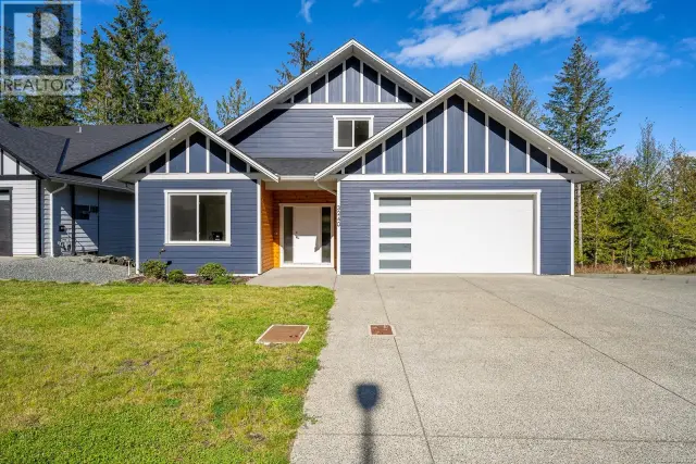 3240 Klanawa Cres
