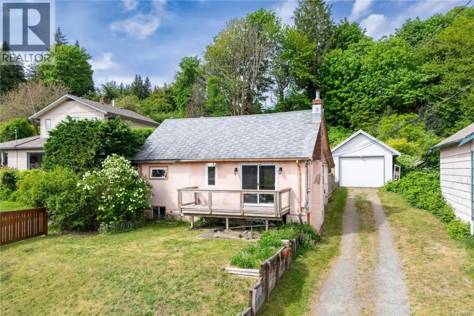 3 bed/ 1 bath home with unfinished basement.