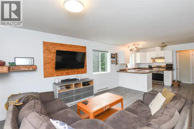 2238 Tamarack Dr