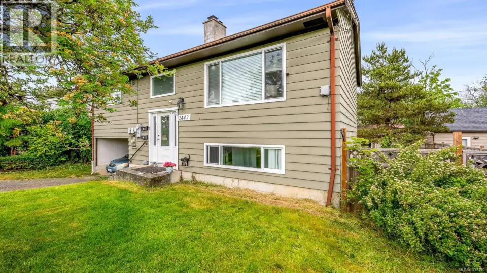 2442 Fitzgerald, Courtenay