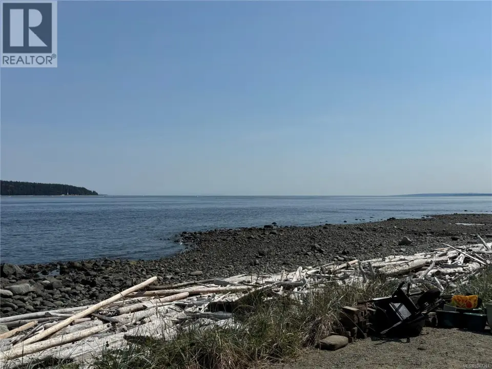 210 87 Island Hwy S, Campbell River