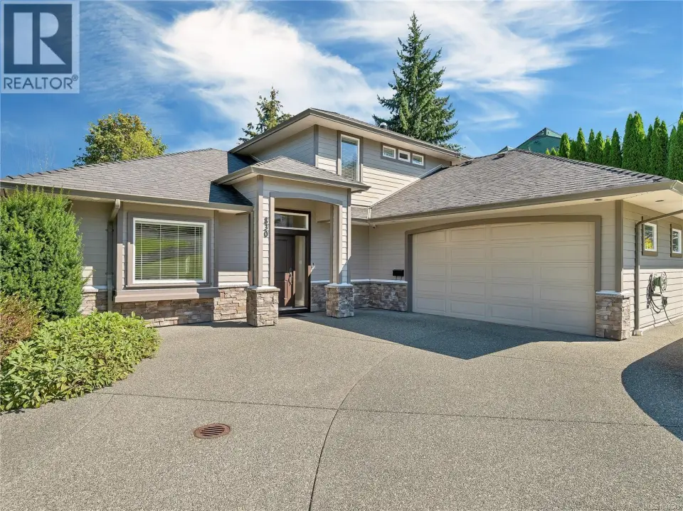 830 Pinecrest Rd, Campbell River