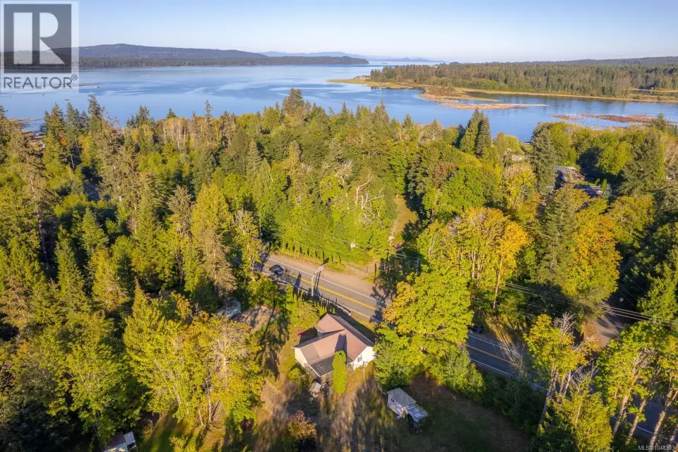 8331 Island Hwy S, Fanny Bay