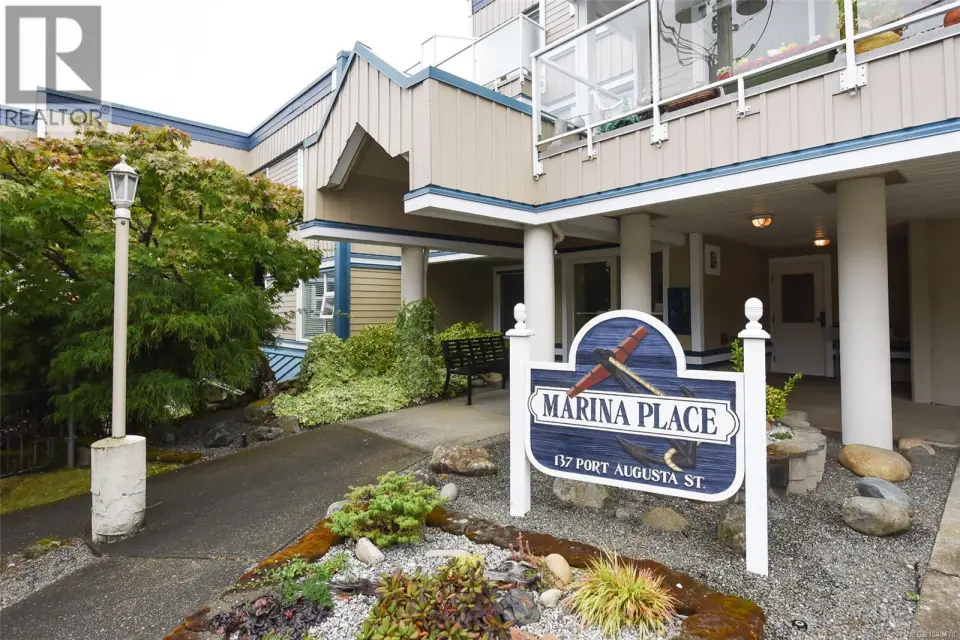 305 137 Port Augusta St, Comox