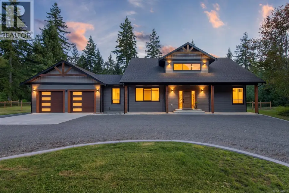 3811 Woodland Dr, Campbell River