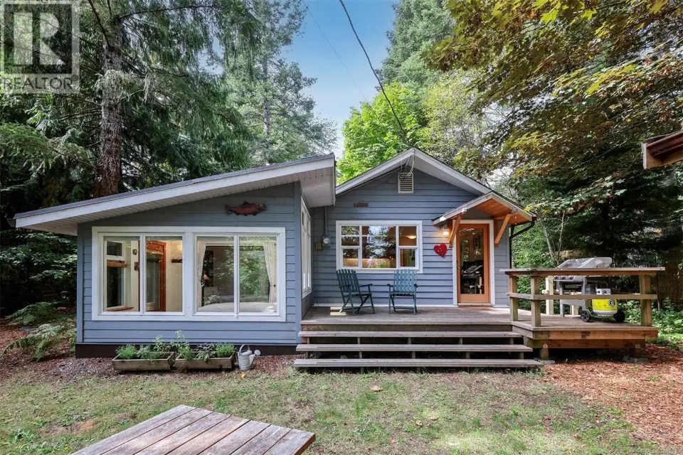 Hardwood-style flooring throughout