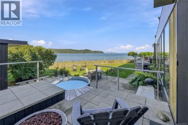 5425 Deep Bay Dr