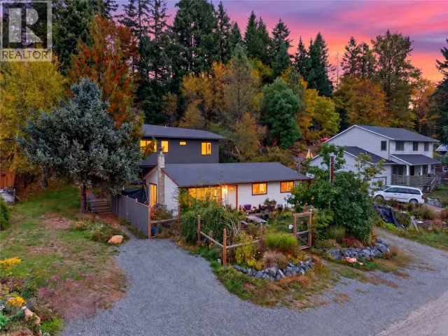 2522 Dunsmuir Ave