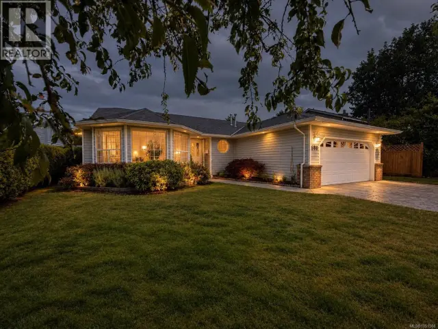 688 Albatross Cres