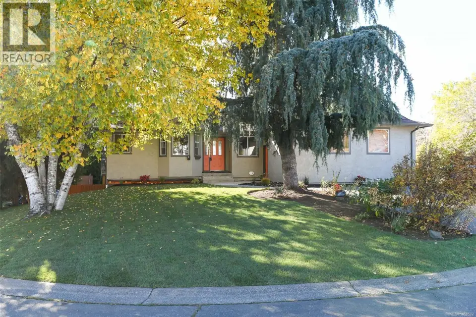 Level-Entry Home on a Quiet Cul-de-Sac