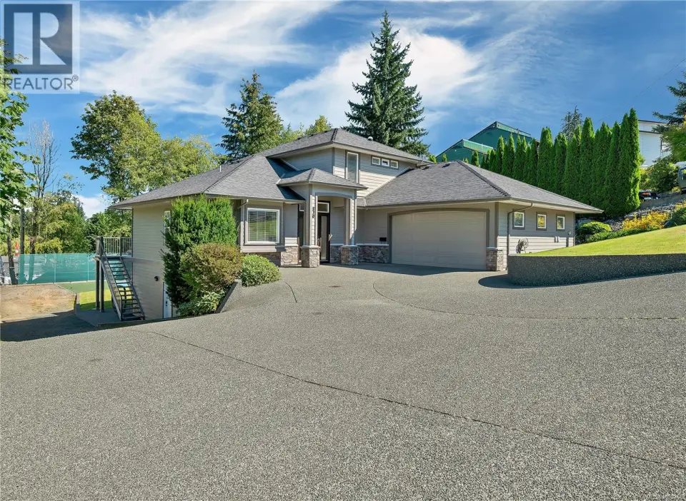 830 Pinecrest Rd, Campbell River