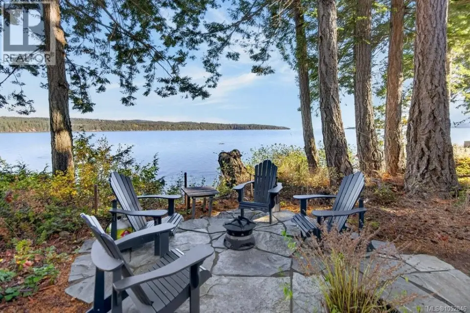 7844 Ships Point Rd, Fanny Bay