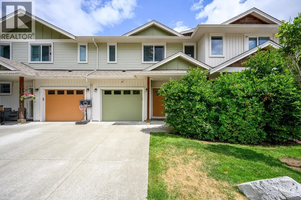 12 2109 13th St, Courtenay