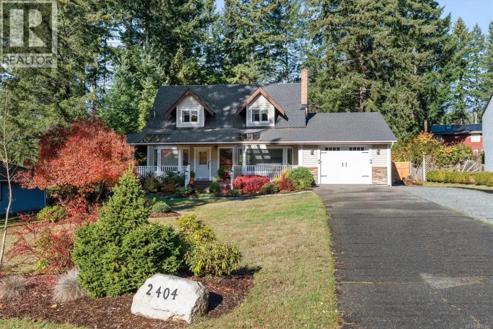 Front of the home in fall colour