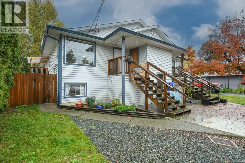 Spacious Half Duplex with Room for Extended Family